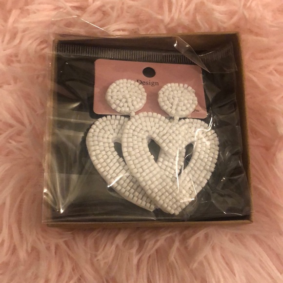 Jewelry - WHITE HEART EARRINGS!